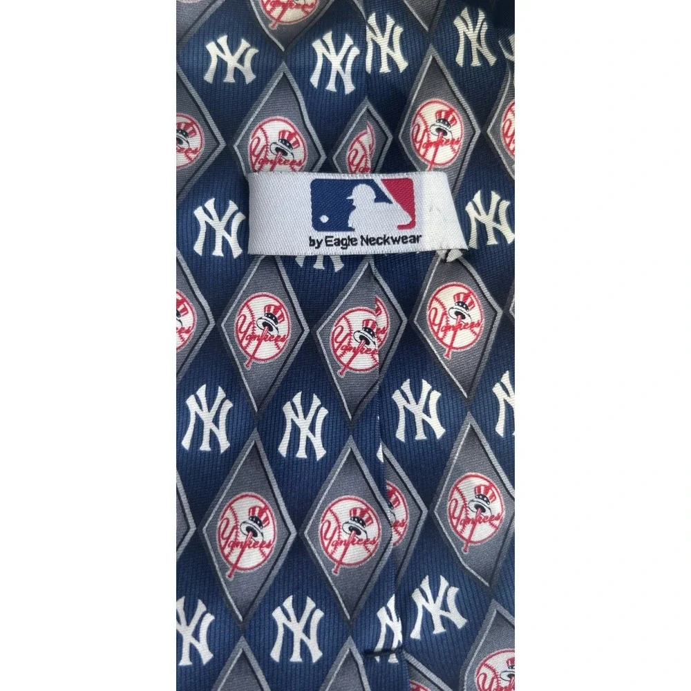 MLB Major League Baseball By Eagle Neckwear Mens NY Yankees All Over Neck Tie